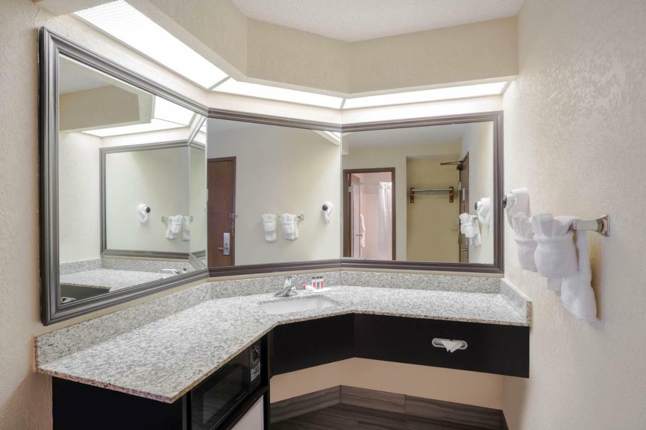 Comfort Inn & Suites Brentwood Ngoại thất bức ảnh